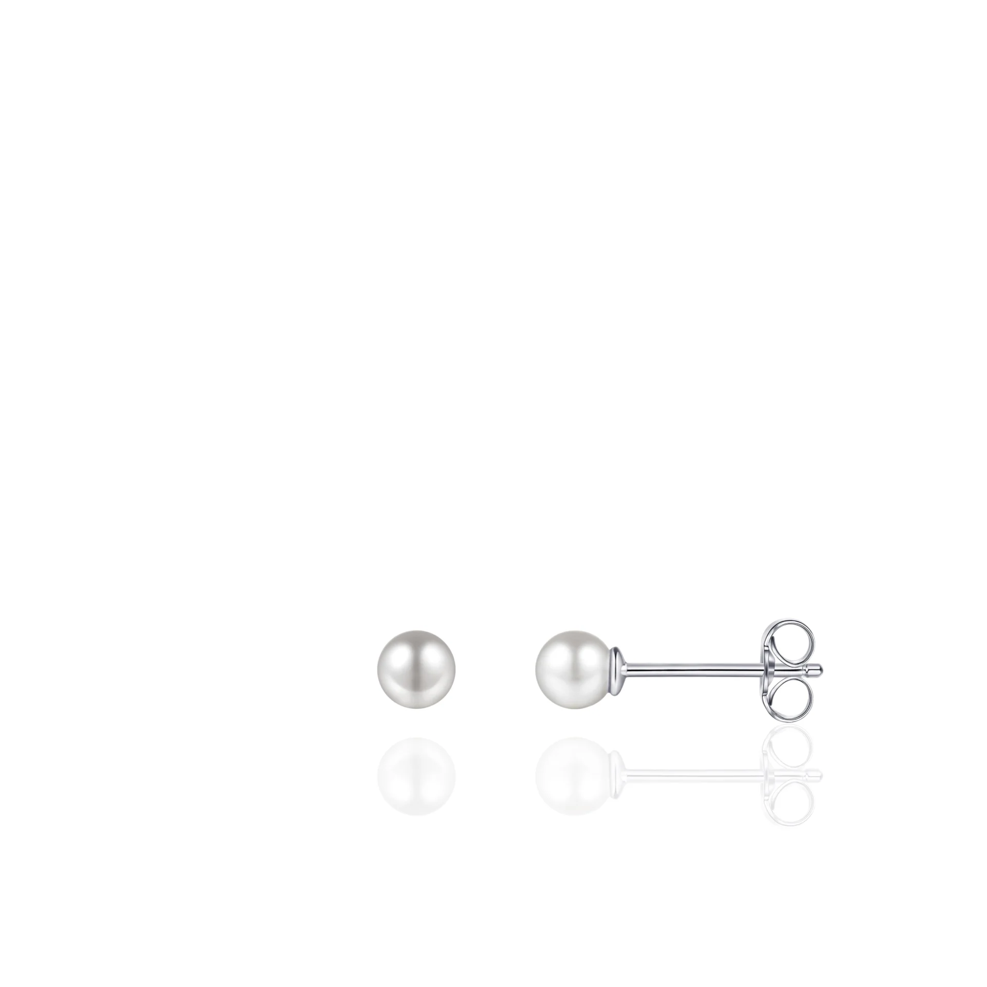 Gisser Silver Pearl Ear Studs 4mm