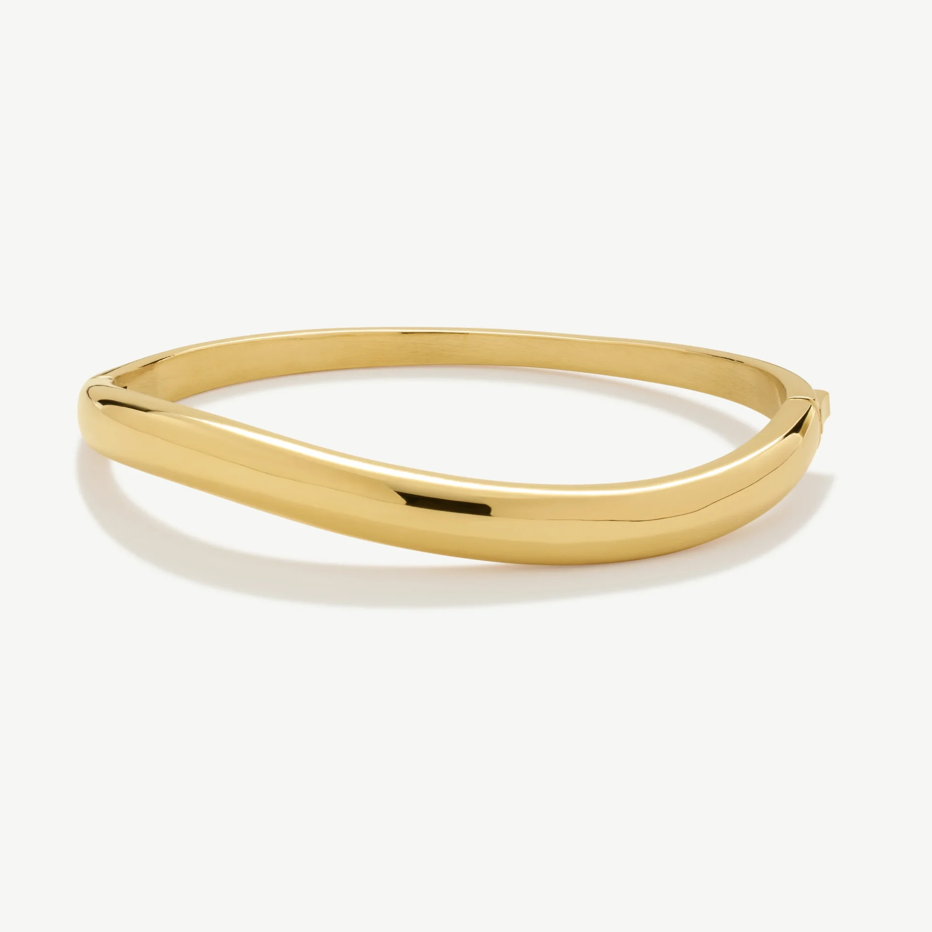D.Louise Classic Wave Bangle