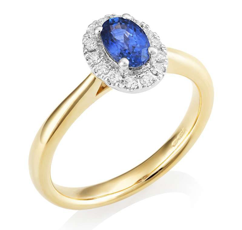 18ct Oval Blue Sapphire and Diamond Cluster Ring : 0140017
